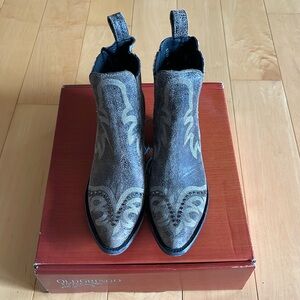 Old Gringo, Shay, leather ankle boot with studs, size 10, grey, new